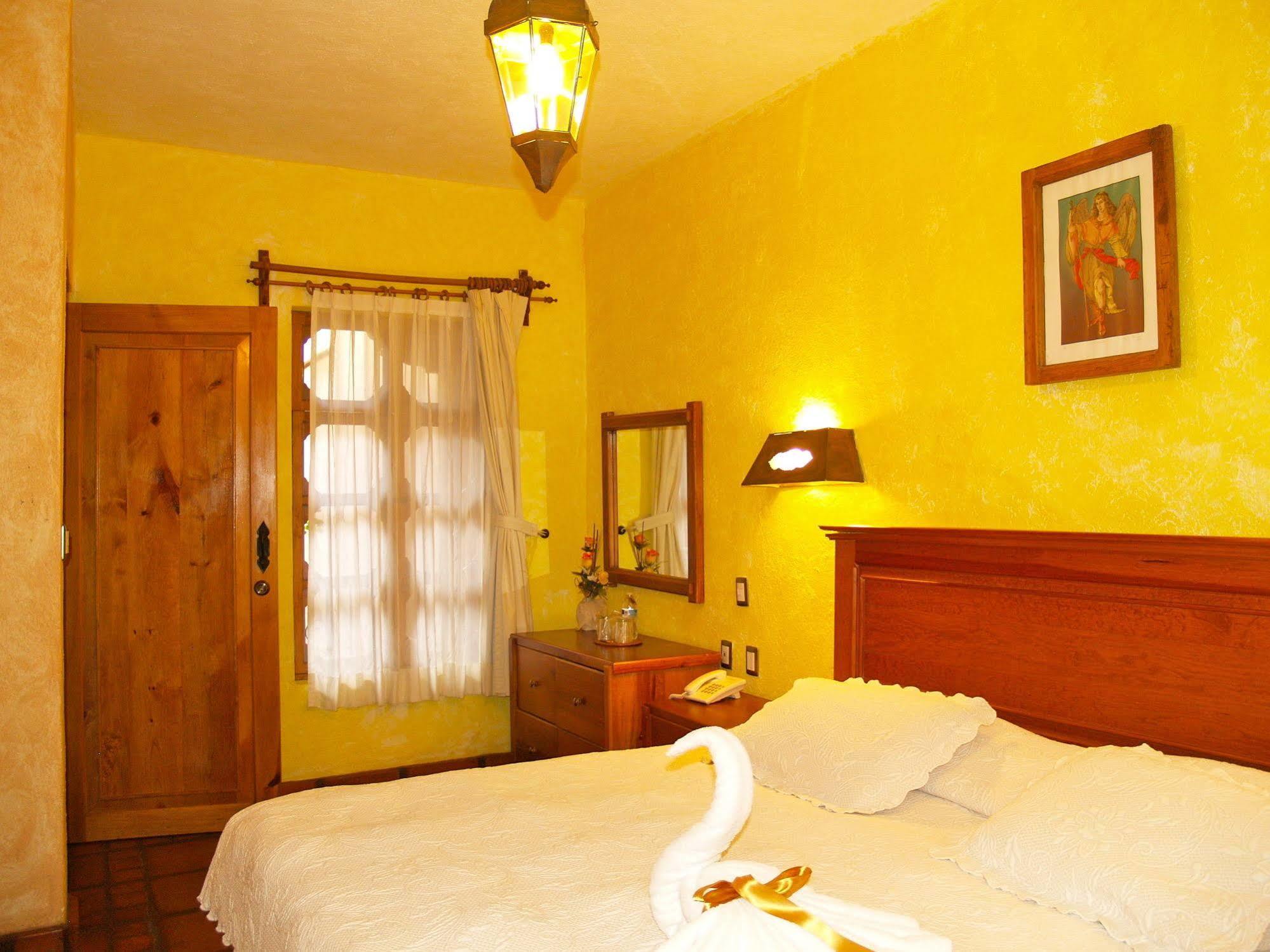 Pátzcuaro Hotel Refugio Del Angel מראה חיצוני תמונה